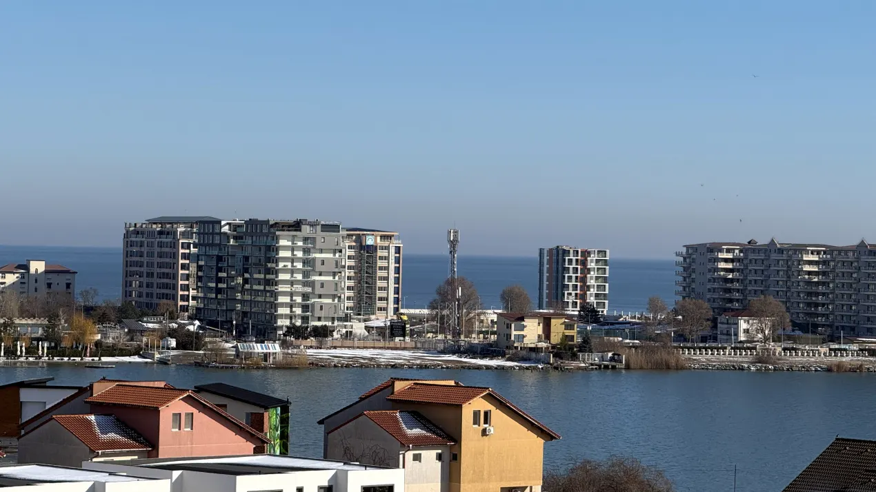 Priveliște spre mare din penthouse-ul XENERO Residence