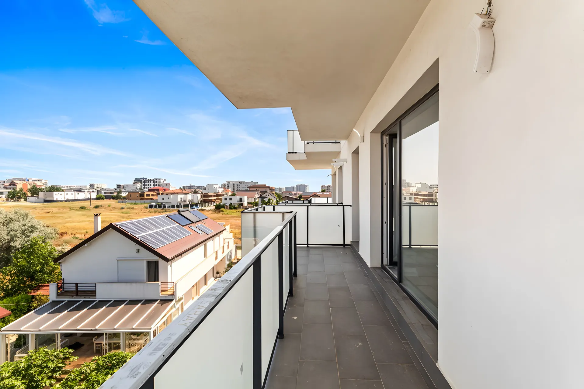 Balcon al unui apartament din XENERO Residence